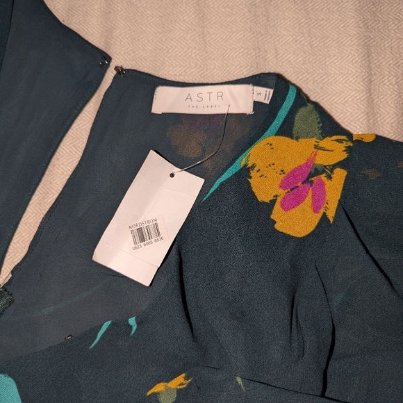 Nordstroms ASTR Dress Small Asymmetrical Drop Waist Green Multi Floral - Picture 7 of 8
